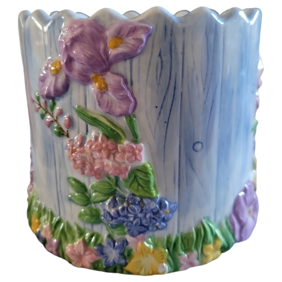 CKRO Other - Hand Painted Dolomite Floral Ceramic Planter Spring Easter Scalloped Edge Pastel